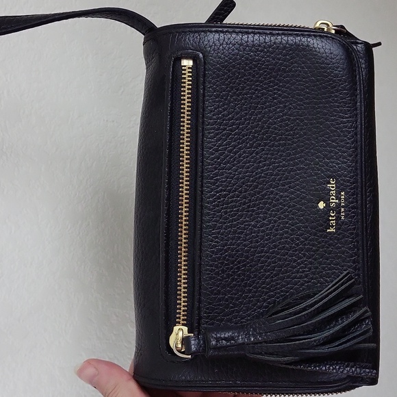 Kate Spade New York Chester Street Avie Black Leather Crossbody - Picture 3 of 16